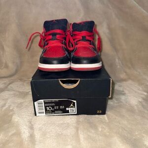 Jordan Kids Sneakers in Red and Black